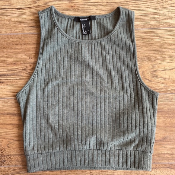Sage green tank crop top forever 21 - Picture 2 of 4